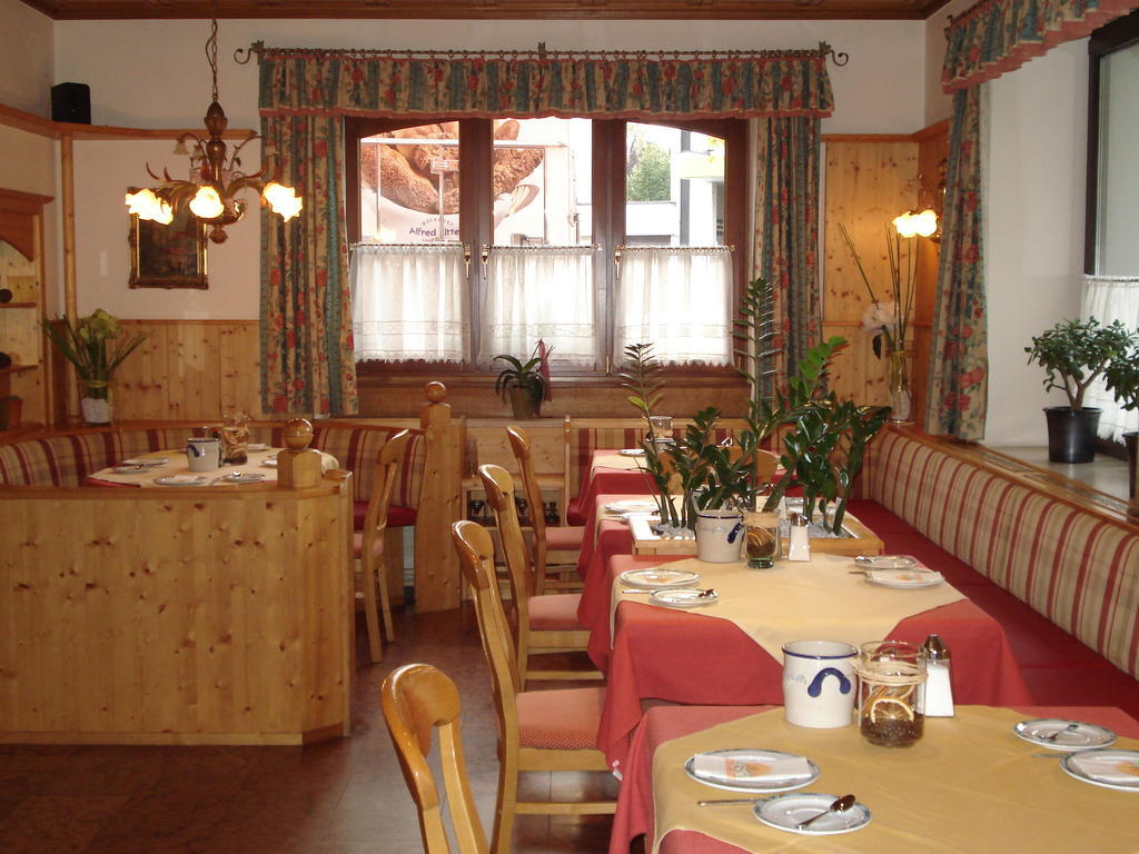 Hotel Almtalerhof Траун Екстер'єр фото