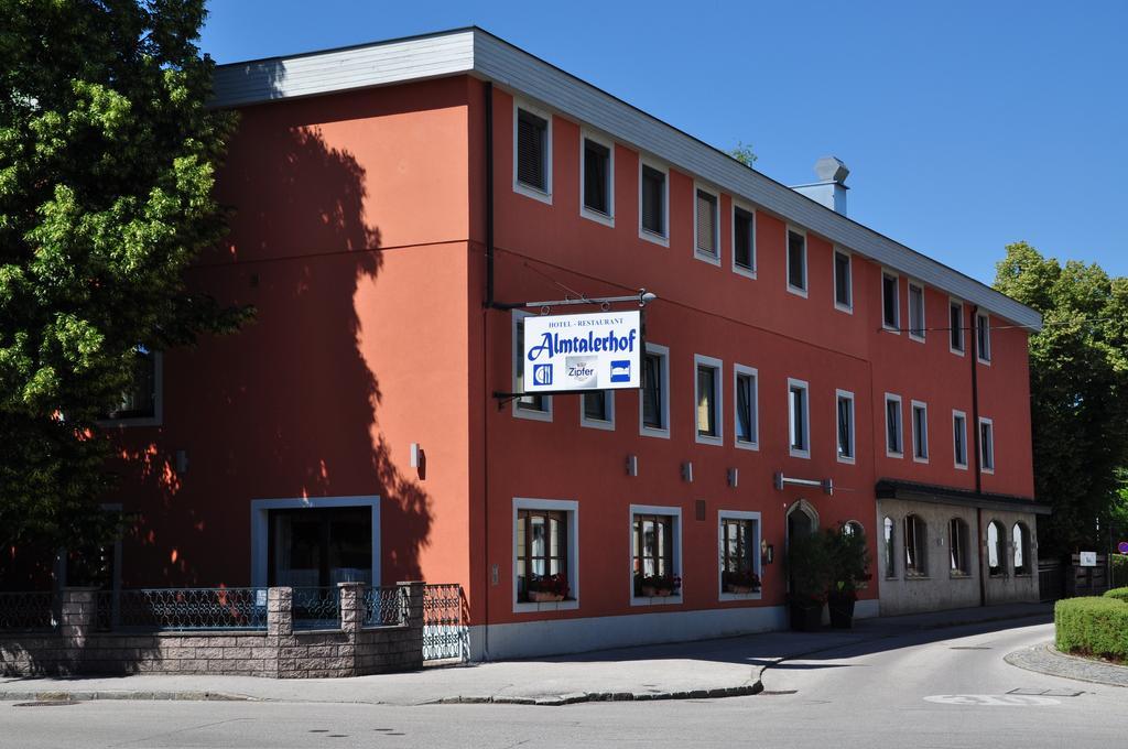 Hotel Almtalerhof Траун Екстер'єр фото