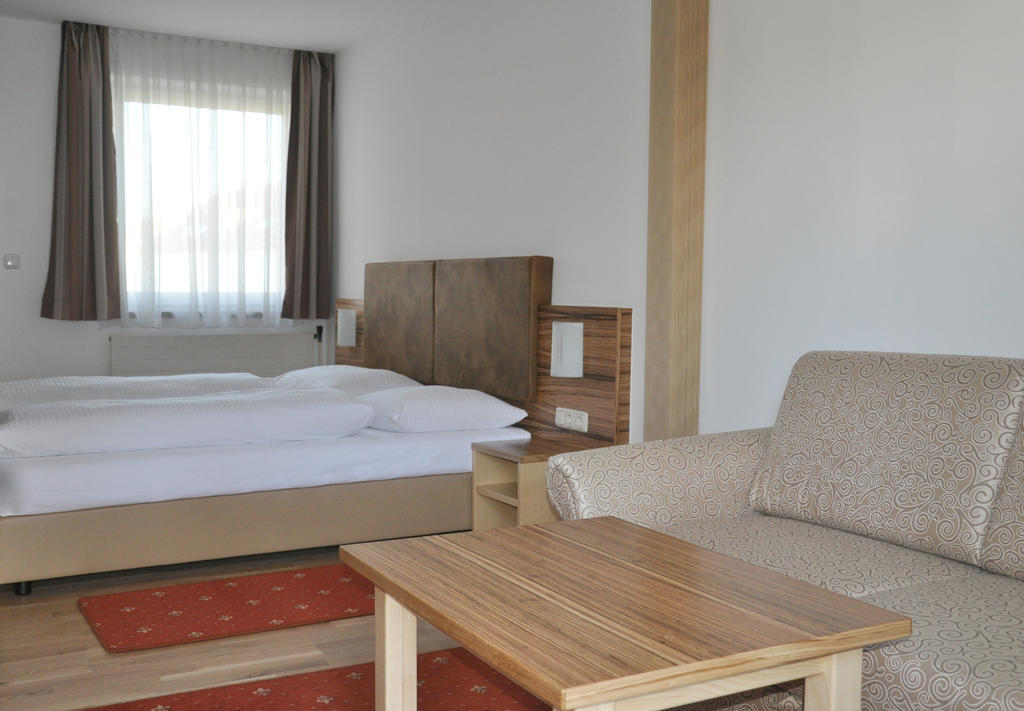 Hotel Almtalerhof Траун Номер фото